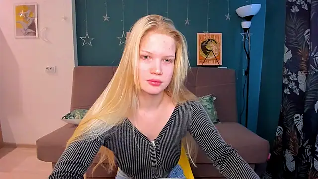 Xloe Queen online show from 02/10/25, 09:25