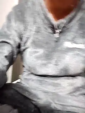 Snapshot of shalini_fire chatting on 11/17/25, 10:43 shalini fire online show from 11/17/25, 10:43