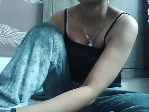 Snapshot of shalini_fire chatting on 11/25/25, 11:10 shalini fire online show from 11/25/25, 11:10