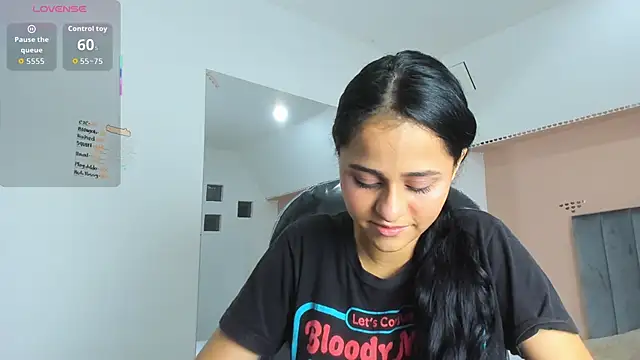 Giselle Roldan online show from 11/21/25, 02:10