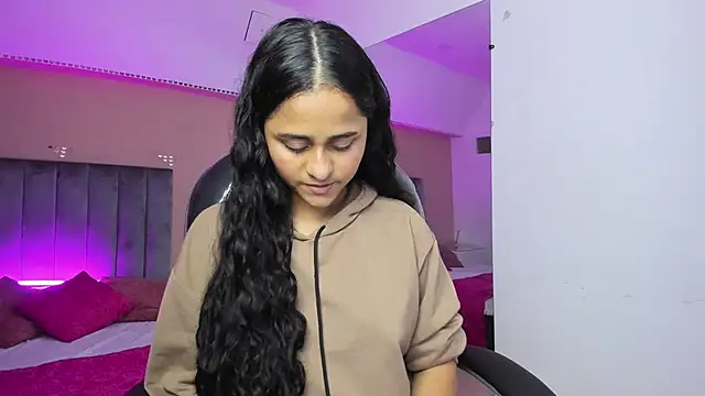 Giselle Roldan online show from 06/07/26, 03:54