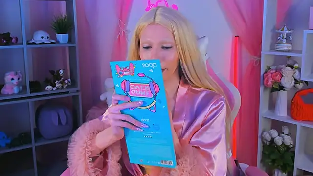 Snapshot of PamelamyDreamys chatting on 09/23/25, 04:43 PamelamyDreamys online show from 09/23/25, 04:43