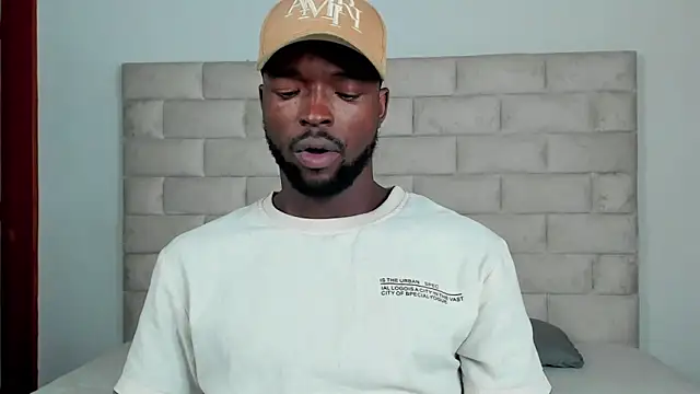 Snapshot of Dylan_Taylor chatting on 11/12/25, 12:38 Dylan Taylor online show from 11/12/25, 12:38