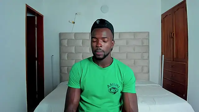 Snapshot of Dylan_Taylor chatting on 12/13/25, 07:53 Dylan Taylor online show from 12/13/25, 07:53