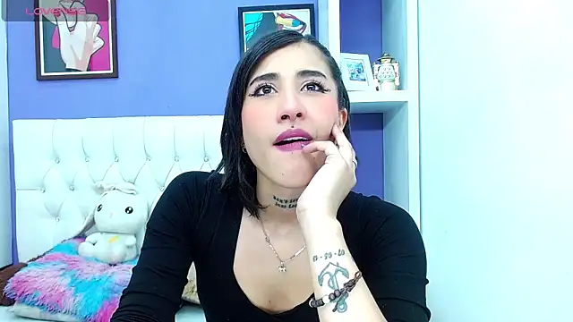 Snapshot of aliss-diaz chatting on 02/14/25, 08:37 aliss-diaz online show from 02/14/25, 08:37