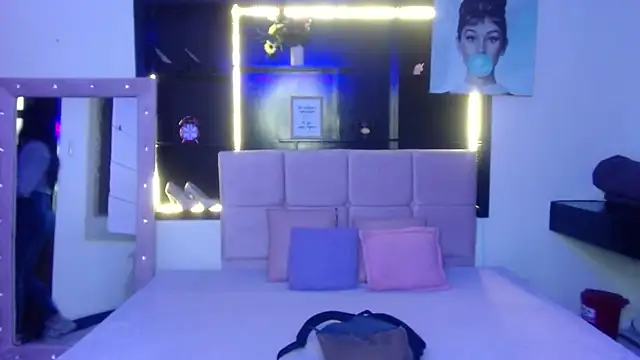 Angela Diaz  online show from 02/06/25, 11:54