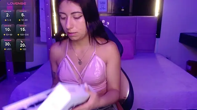 Angela Diaz  online show from 02/08/25, 11:55