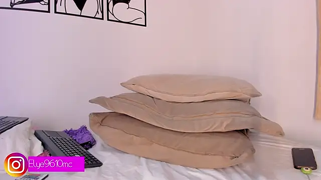 ellie mcdonald online show from 04/28/26, 02:27