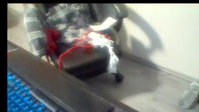 Snapshot of Stiiier1992 chatting on 10/16/25, 09:27 Stiiier1992 online show from 10/16/25, 09:27