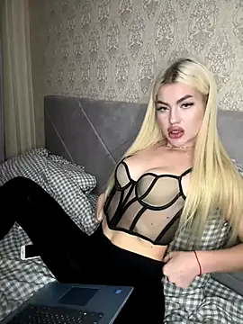 Snapshot of Cute_Barbieee_ chatting on 12/08/24, 10:03 Cute Barbieee online show from 12/08/24, 10:03