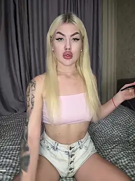 Snapshot of Cute_Barbieee_ chatting on 12/22/24, 11:52 Cute Barbieee online show from 12/22/24, 11:52