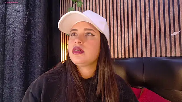 Snapshot of Victoria_Ponce1 chatting on 09/17/25, 08:10 Victoria Ponce1 online show from 09/17/25, 08:10