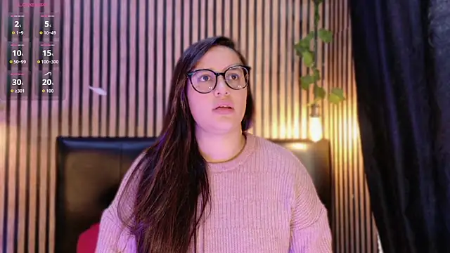 Snapshot of Victoria_Ponce1 chatting on 10/04/25, 09:35 Victoria Ponce1 online show from 10/04/25, 09:35