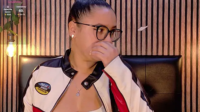 Snapshot of Victoria_Ponce1 chatting on 10/07/25, 09:12 Victoria Ponce1 online show from 10/07/25, 09:12