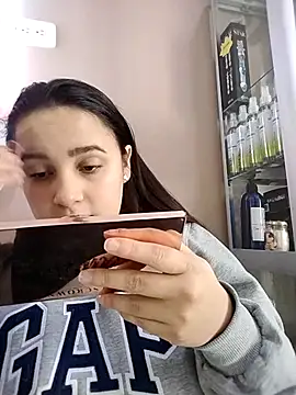 Snapshot of Victoria_Ponce1 chatting on 10/30/25, 05:57 Victoria Ponce1 online show from 10/30/25, 05:57