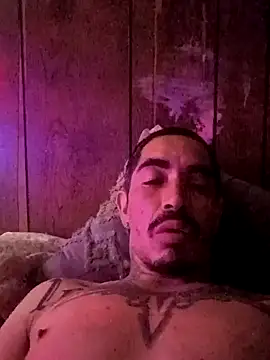 Snapshot of realoneNocap chatting on 11/13/25, 06:01 realoneNocap online show from 11/13/25, 06:01