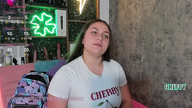 Snapshot of cherry_coper chatting on 11/06/25, 01:01 cherry coper online show from 11/06/25, 01:01