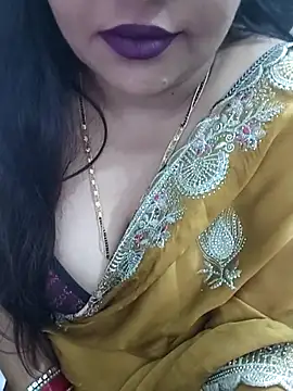 Snapshot of Mayuri77 chatting on 10/07/25, 07:27 Mayuri77 online show from 10/07/25, 07:27