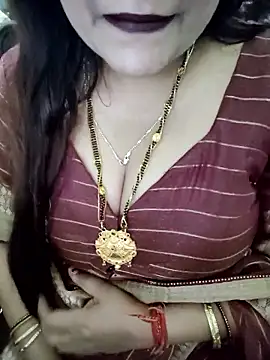 Snapshot of Mayuri77 chatting on 11/11/25, 06:52 Mayuri77 online show from 11/11/25, 06:52