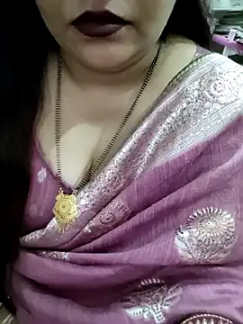 Snapshot of Mayuri77 chatting on 12/13/25, 07:53 Mayuri77 online show from 12/13/25, 07:53