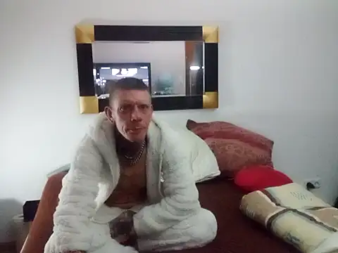 Snapshot of Tattooguy_86 chatting on 11/22/25, 01:48 Tattooguy 86 online show from 11/22/25, 01:48