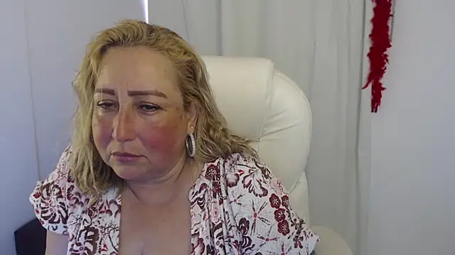 Xileny-Halliwey online show from 10/21/25, 05:02