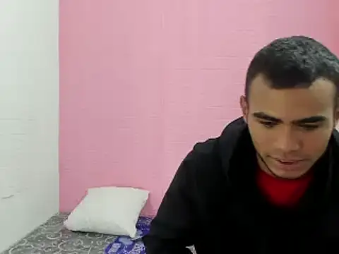 Snapshot of alessandro_2005 chatting on 12/05/24, 04:01 alessandro 2005 online show from 12/05/24, 04:01