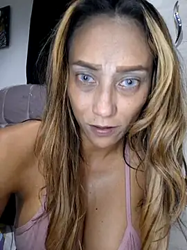 Snapshot of salome_drasin chatting on 05/08/26, 11:21 salome drasin online show from 05/08/26, 11:21