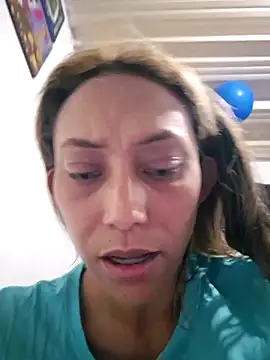 Snapshot of salome_drasin chatting on 06/10/26, 04:23 salome drasin online show from 06/10/26, 04:23