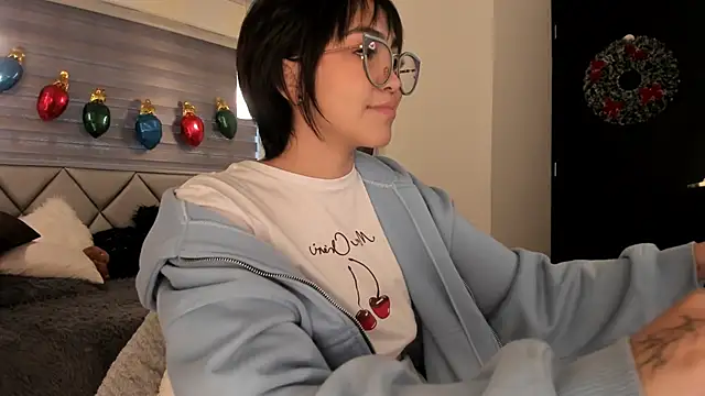 im Luucy online show from 12/20/24, 12:49