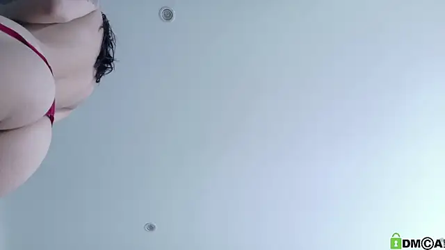 lia  Suummer online show from 10/10/25, 03:44