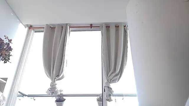 lia  Suummer online show from 11/08/25, 10:08