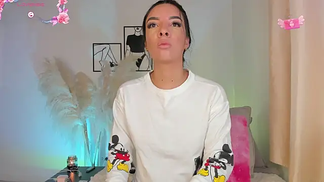 Snapshot of 777AylinZ chatting on 09/17/25, 11:45 777AylinZ online show from 09/17/25, 11:45