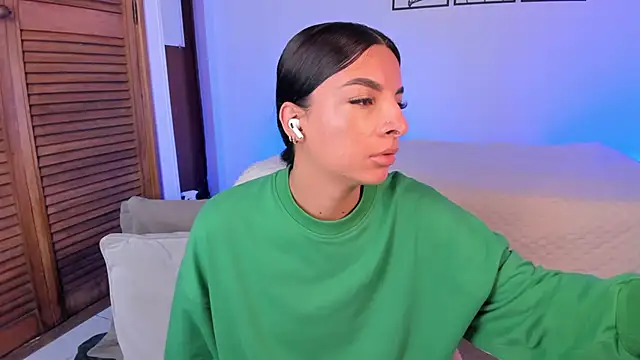 Snapshot of 777AylinZ chatting on 10/05/25, 10:13 777AylinZ online show from 10/05/25, 10:13