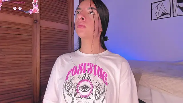 Snapshot of 777AylinZ chatting on 10/26/25, 09:26 777AylinZ online show from 10/26/25, 09:26