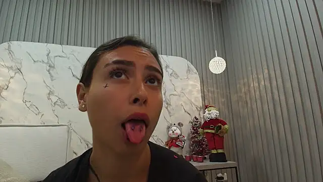 Franchesca De Luca online show from 12/20/24, 03:14