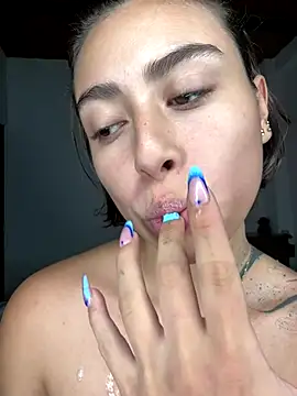 Snapshot of Franchesca_De_Luca chatting on 12/16/25, 03:11 Franchesca De Luca online show from 12/16/25, 03:11