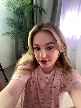 Snapshot of CaseyCumFace chatting on 10/21/25, 01:06 CaseyCumFace online show from 10/21/25, 01:06