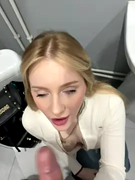 Snapshot of CaseyCumFace chatting on 11/06/25, 12:28 CaseyCumFace online show from 11/06/25, 12:28