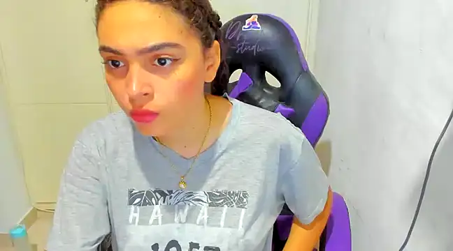 Lily anal squirt  online show from 12/16/24, 06:49