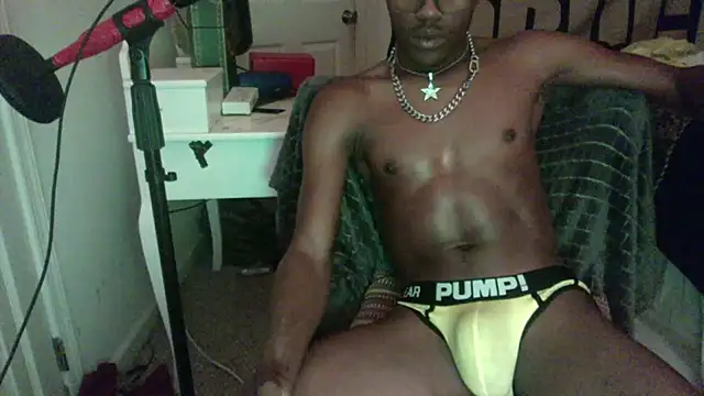 Snapshot of BullHorse23LIVE chatting on 12/22/24, 02:39 BullHorse23LIVE online show from 12/22/24, 02:39