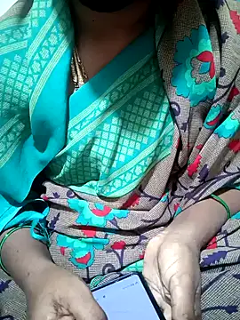 Snapshot of Cute-chinny chatting on 01/02/25, 06:12 Cute-chinny online show from 01/02/25, 06:12