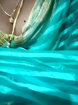 Snapshot of Cute-chinny chatting on 01/22/25, 05:17 Cute-chinny online show from 01/22/25, 05:17