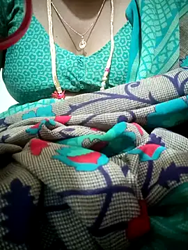 Snapshot of Cute-chinny chatting on 09/22/25, 01:13 Cute-chinny online show from 09/22/25, 01:13