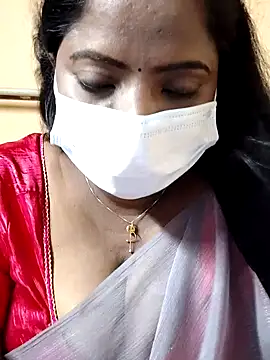 Snapshot of sheela28 chatting on 12/13/24, 01:33 sheela28 online show from 12/13/24, 01:33