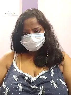 Snapshot of sheela28 chatting on 10/31/25, 12:44 sheela28 online show from 10/31/25, 12:44