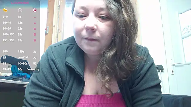 Snapshot of KasiaPrivat chatting on 12/17/24, 12:11 KasiaPrivat online show from 12/17/24, 12:11