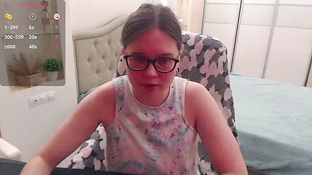 Snapshot of Cutie_Emily chatting on 10/26/25, 03:07 Cutie Emily online show from 10/26/25, 03:07