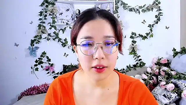 Snapshot of Myamyali chatting on 12/30/24, 09:59 Myamyali online show from 12/30/24, 09:59