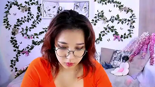 Snapshot of Myamyali chatting on 12/30/24, 07:32 Myamyali online show from 12/30/24, 07:32